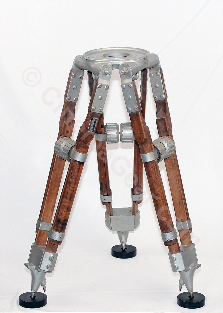 F and B CECO short wooden tripod
